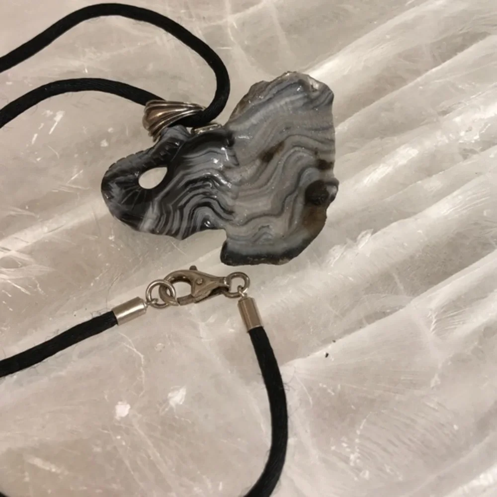 Elephant carved necklace